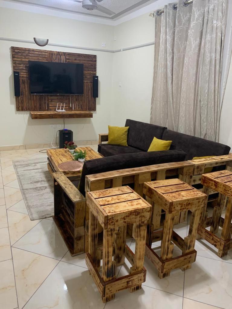 Kc Homes Tours &Travels Mombasa Exterior foto